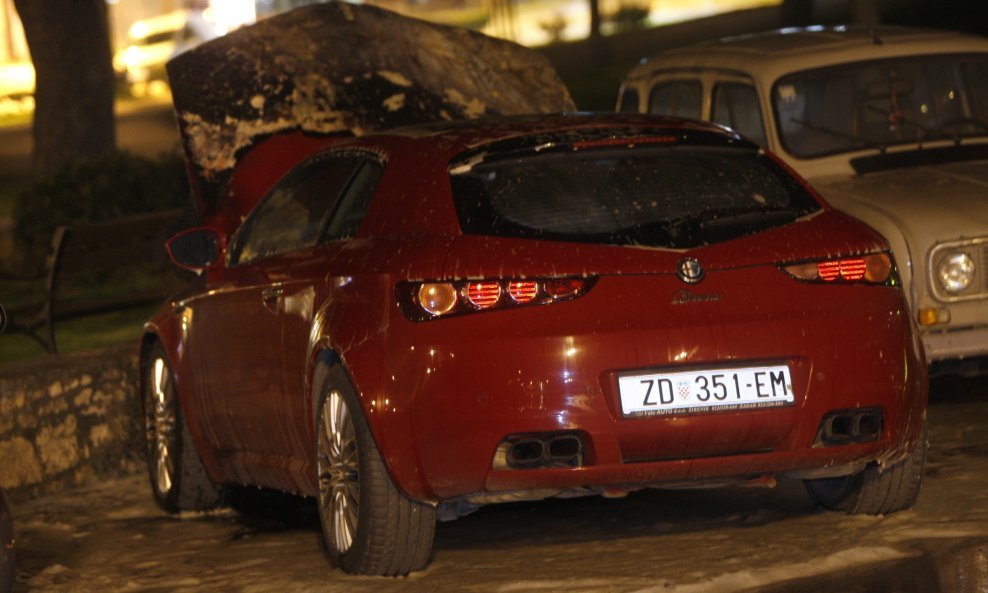 Zapaljen automobil Kristijana Kapovića načelnika općine Vir