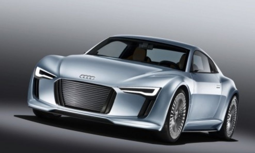 Audi_R4_Etron_from_Detroit_01