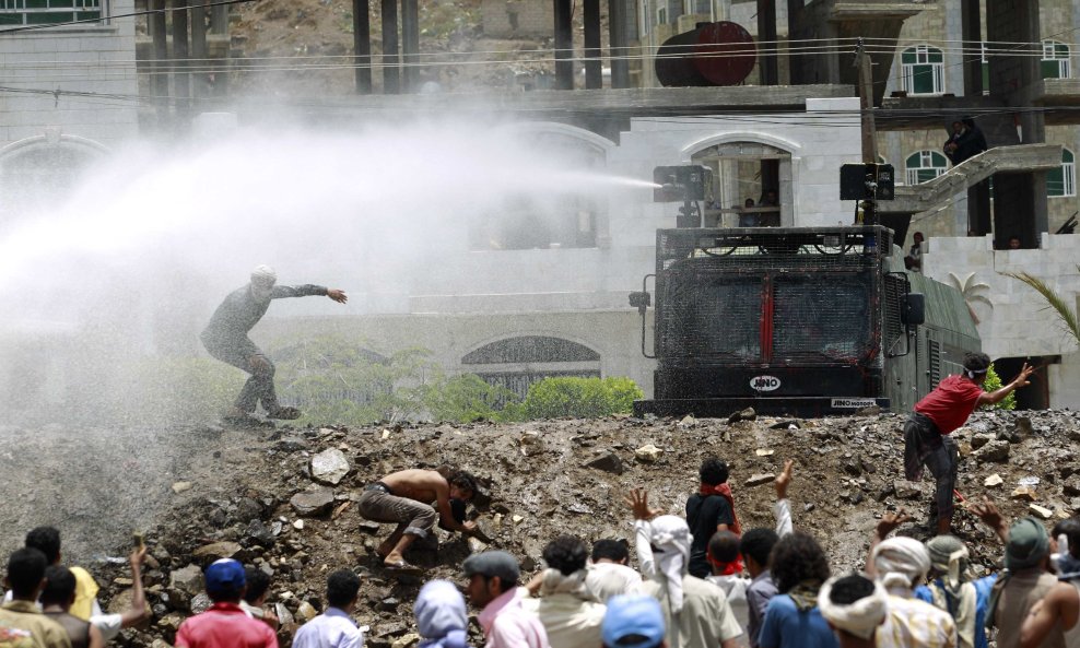 Sukob policije i prosvjednika u Jemenu