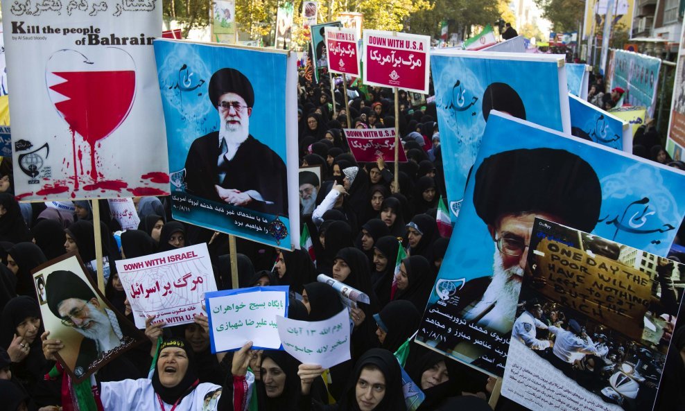 Antiamerički prosvjedi u Teheranu, Iran