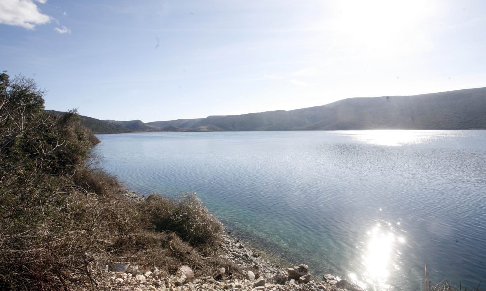 Vransko jezero na Cresu