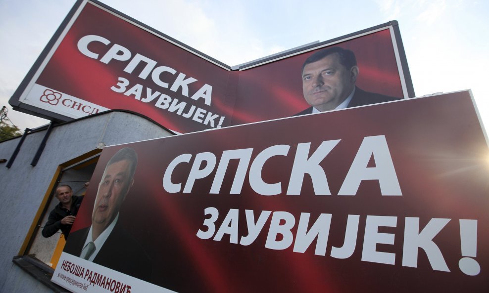 Radmanović i Dodik na plakatima