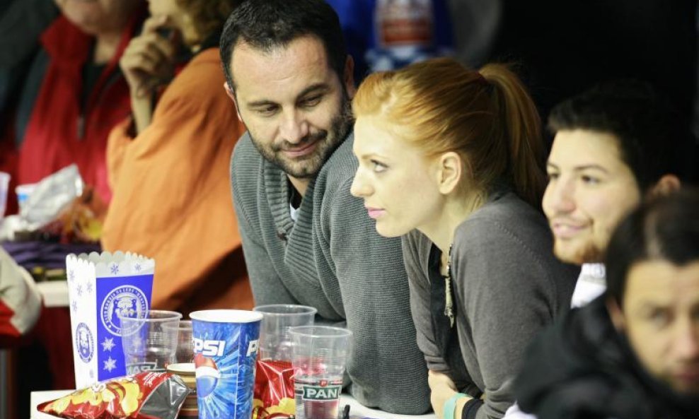 Nataša Janjić i Joško Lokas gledali hokej na ledu