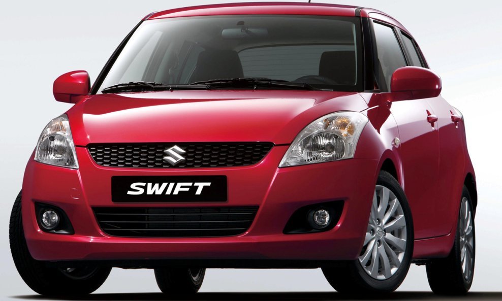 2011-suzuki-swift-centered-2