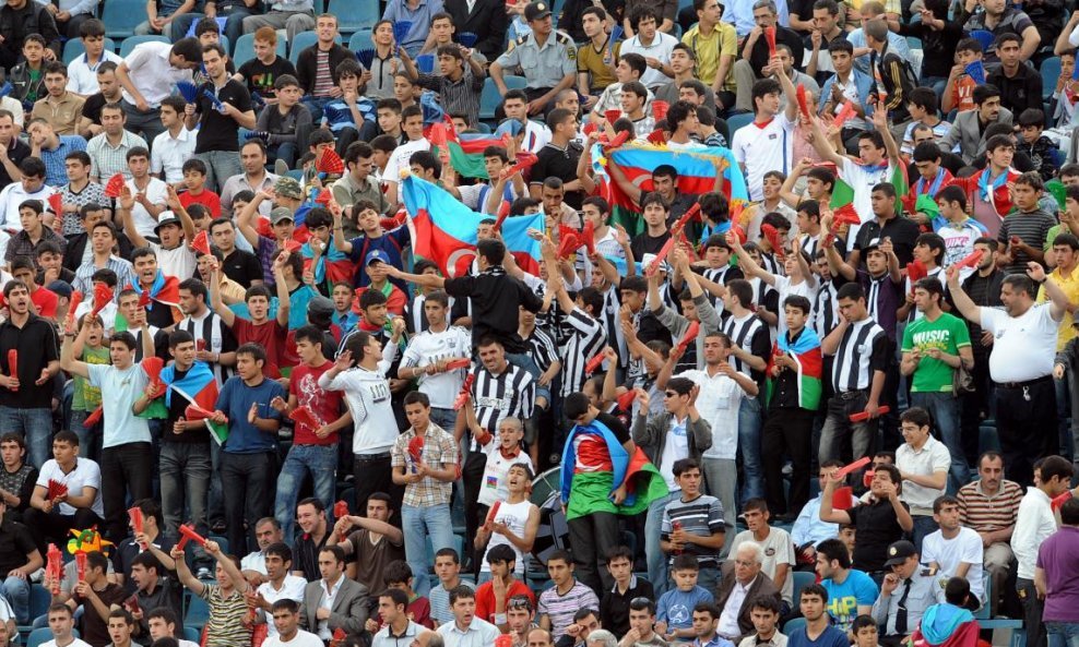 Azerbajdžan navijači