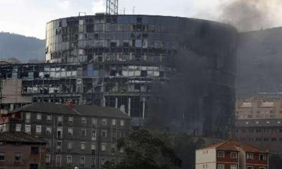 Dim nakon eksplozije automobila bombe u Bilbau 