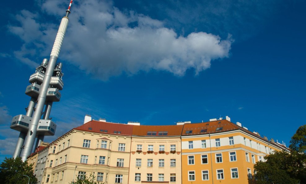 Žižkov televizijski toranj u Pragu