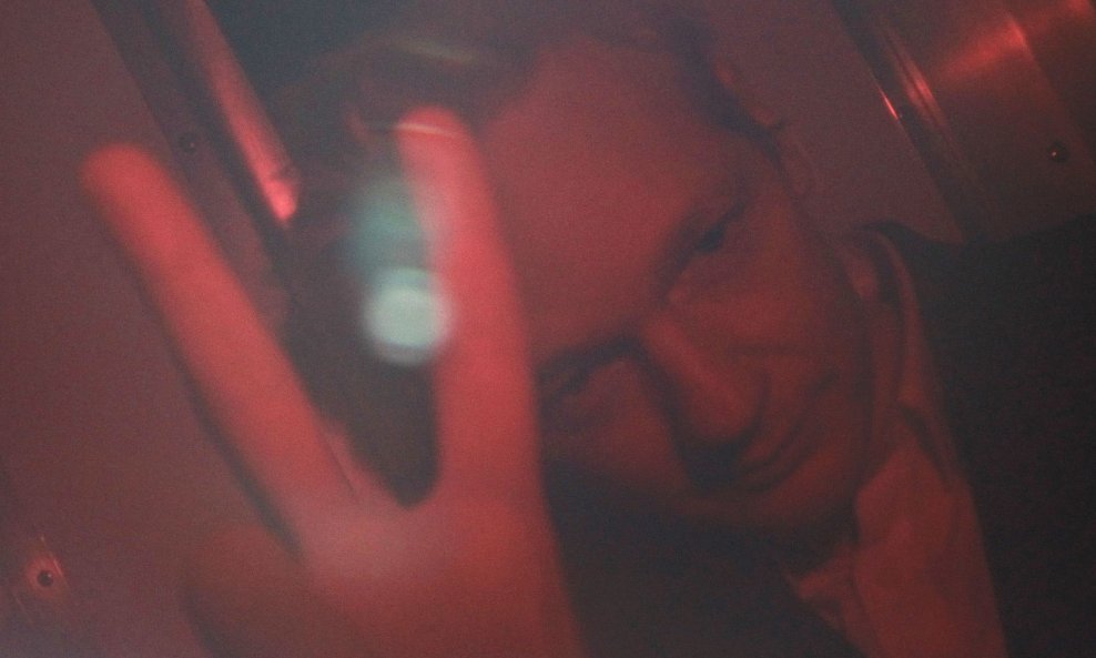 Assange zatvor jamčevina