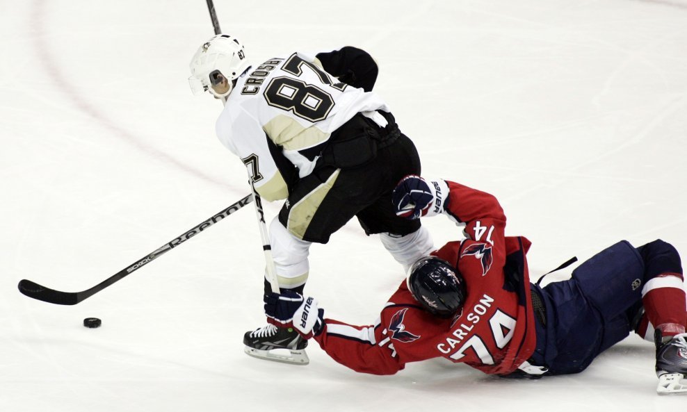 Pittsburgh Penguins - Sidney Crosby, John Carlson - Washington Capitals