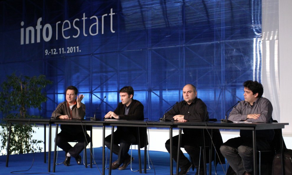 Info Restart - okrugli stol