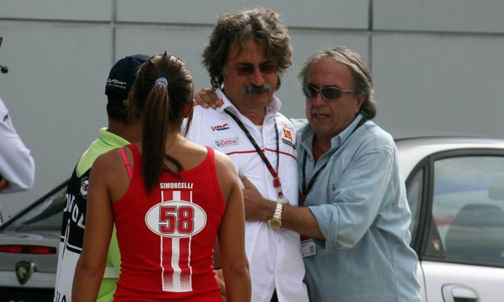 Tuga nakon smrti Marca Simoncellija, djevojka, Paolo Simoncelli (otac) i Carlo Pernat (Manager)