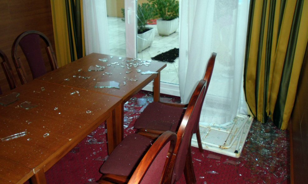 Napad na hotel Kolovare u Zadru gdje su smješteni igrači Dinama