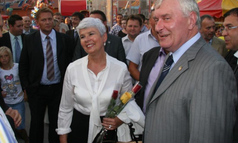 Jadranka kosor na danima piva u Karlovcu