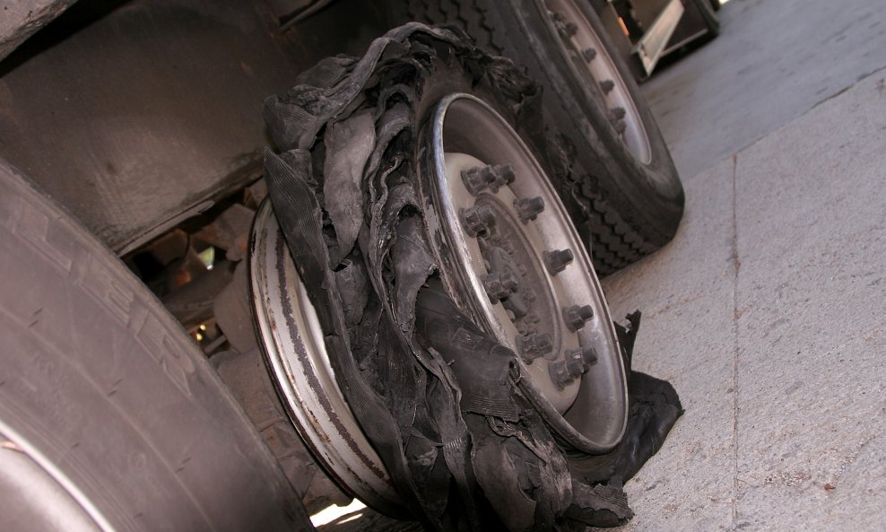 nesreca_guma7-070911