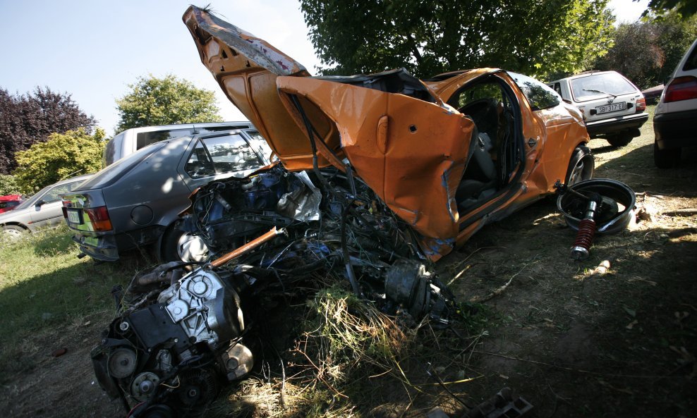 SLUPAN AUTO PROMETNA NESREĆA