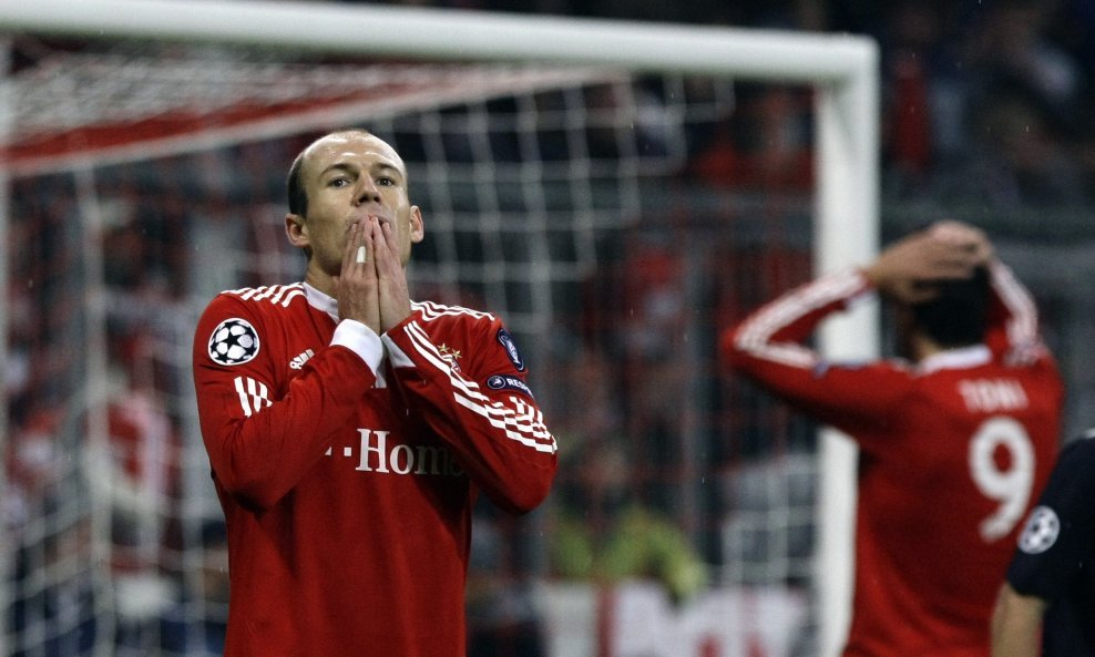 Arjen Robben, Luca Toni, Bayern, Liga prvaka 2009-10