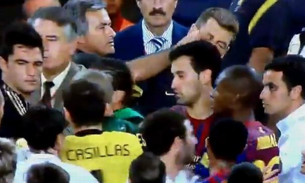 Mourinho navlači za uši pomoćnog trenera barcelone