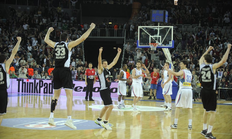 Cibona - Partizan, slavlje igrača Partizana