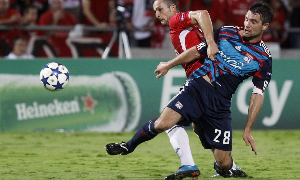 Ben Sahar (Hapoel Tel Aviv) vs. Alexandra Lacazette (Lyon)