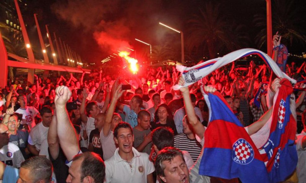Nakon utakmice na Rivi se feštalo uz koncert Mile Hrnića