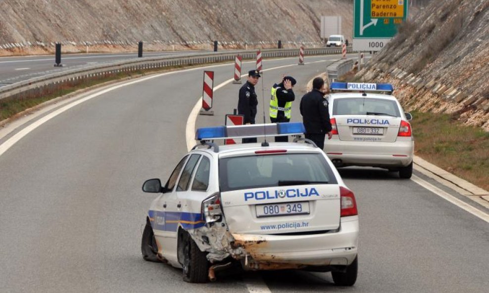 Prometna nesreća policijsko vozilo