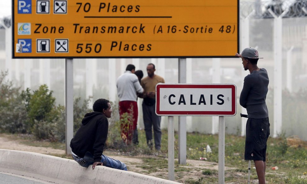 Calais imigranti