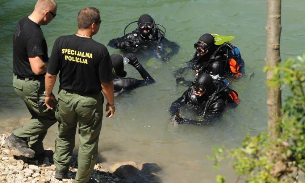 SPECIJALNA POLICIJA RONIOCI JEZERO BRLJAN BILIĆ