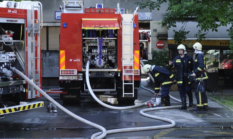 pozar_maksimirska5-290611