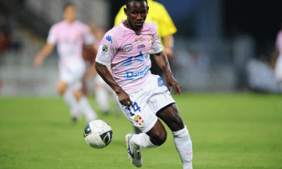 Oumar Pouye (Evian)