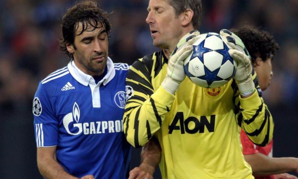 Raul (L) i Edwin van der Sar