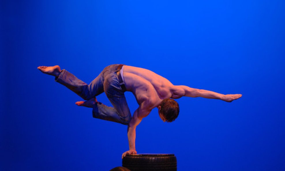 Red-Room-Robert-Choinka2