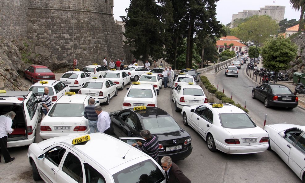 prosvjed taksista u Dubrovniku