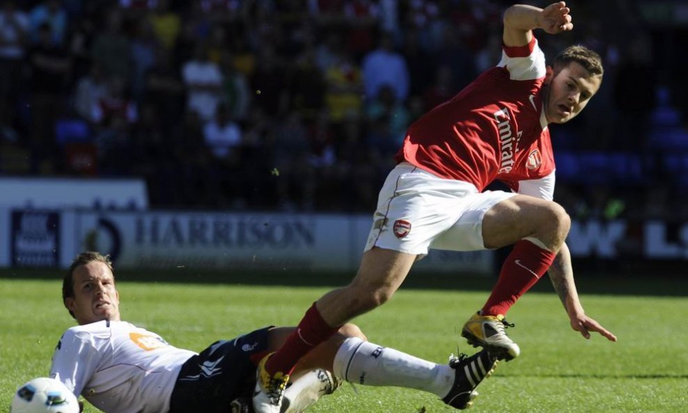 Kevin Davies (L, Bolton) i Jack Wilshere (Arsenal)