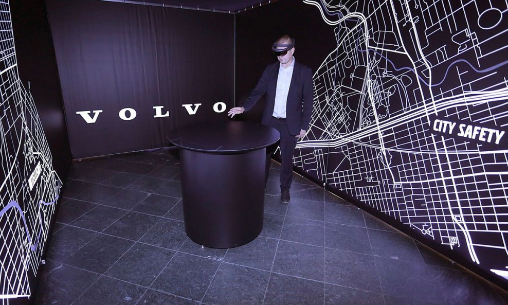 Interijer Volvo Hololensa izlozenog u Zagrebu