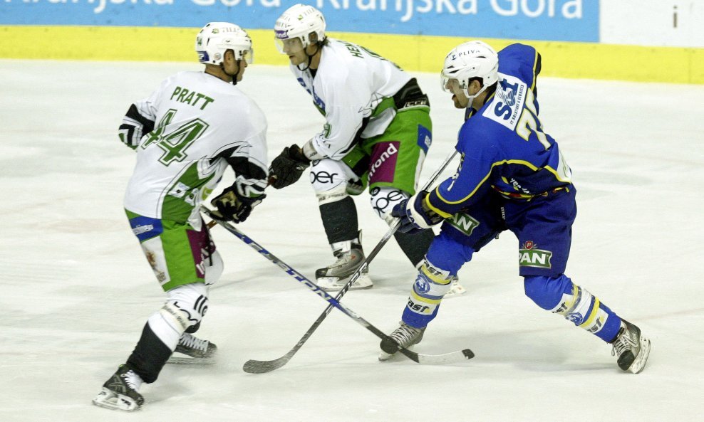 Harlan Pratt (Olimpija) i Aaron Fox (Medveščak)