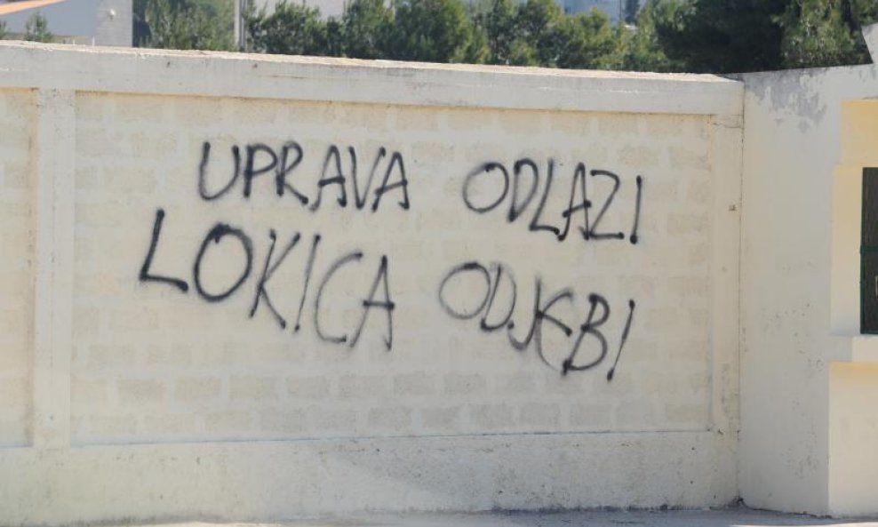 Grafit, Uprava odlazi, Lokica odjebi