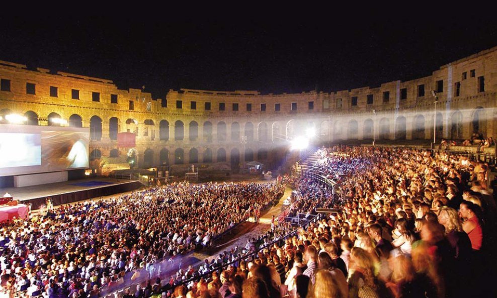 Arena u Puli