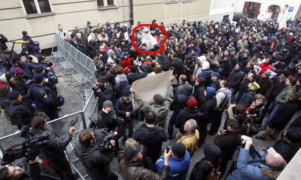 Prosvjed na Markovom trgu ovčica1