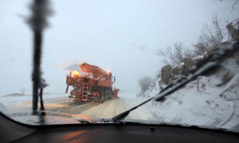 zimski uvjeti promet autocesta snijeg bura