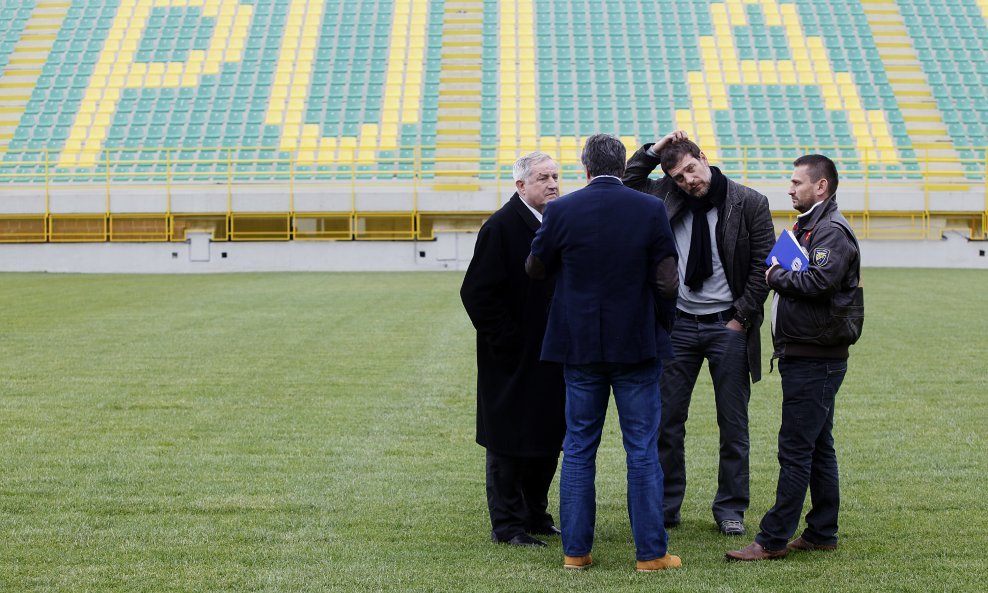 Aldo Drosina, stadion u Puli