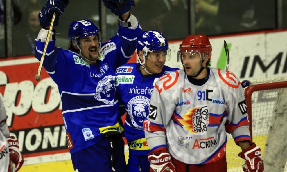 Frank Banham, Wacey Rabitt, Medveščak - Jesenice Ebel 2010