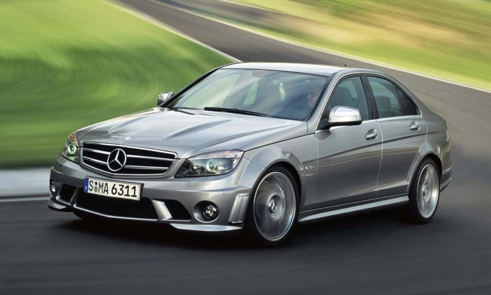 mercedes-c63-amg1