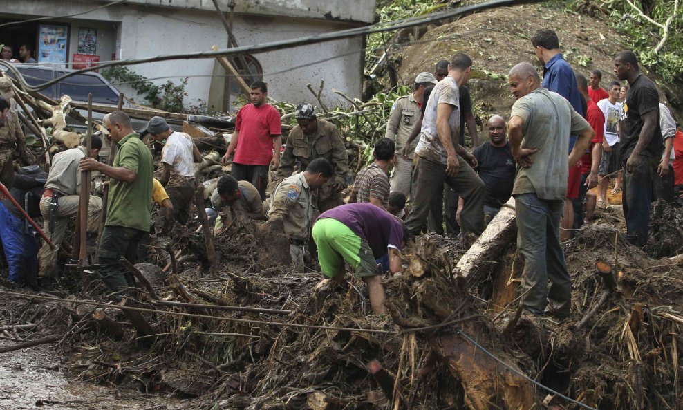 brazil odroni poplave