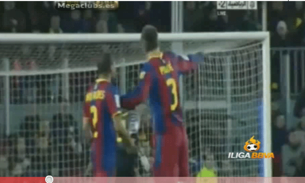 Dani Alves i Gerard Pique