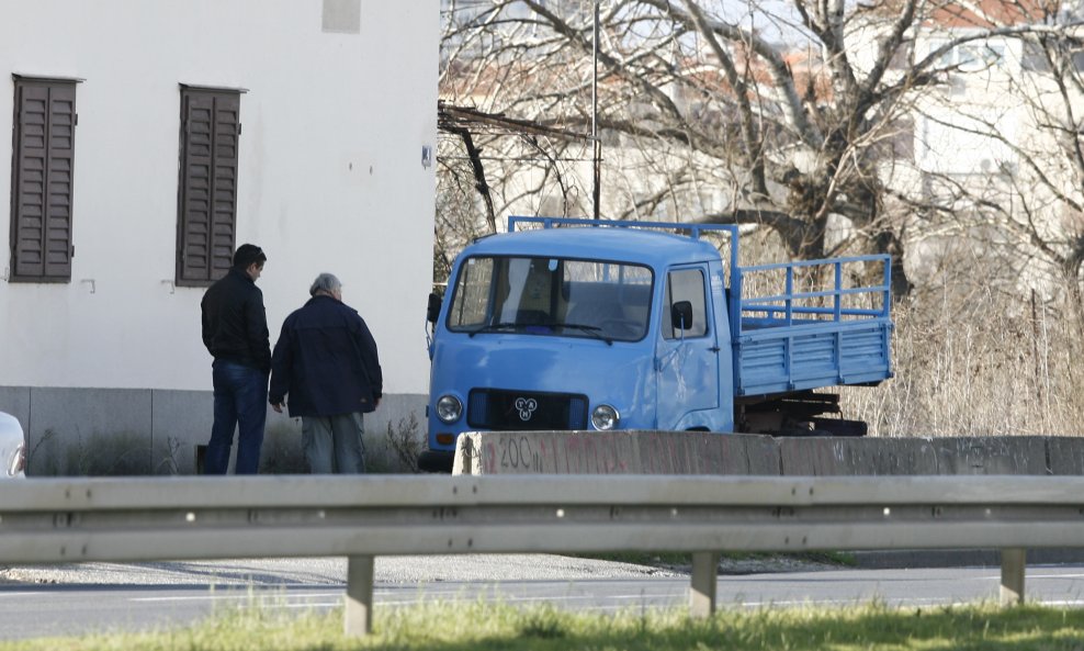 ukraden_kamion-090111