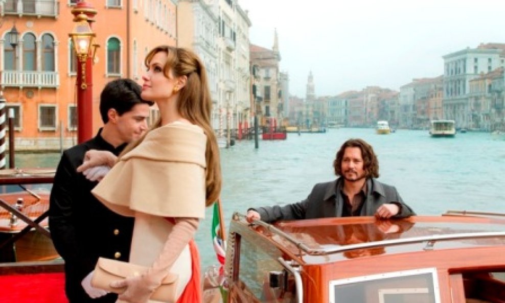 Angelina Jolie i Johnny Depp u prizoru iz filma 'Turist' (The Tourist)