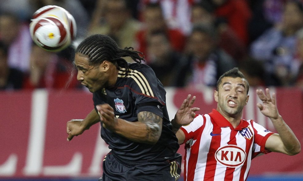 Glen Johnson (Liverpool) vs. Simao Sabrosa (Atletico Madrid)