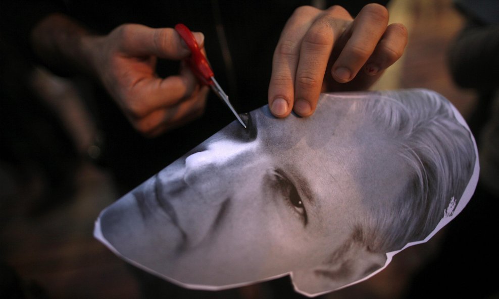 Julian Assange zatvor