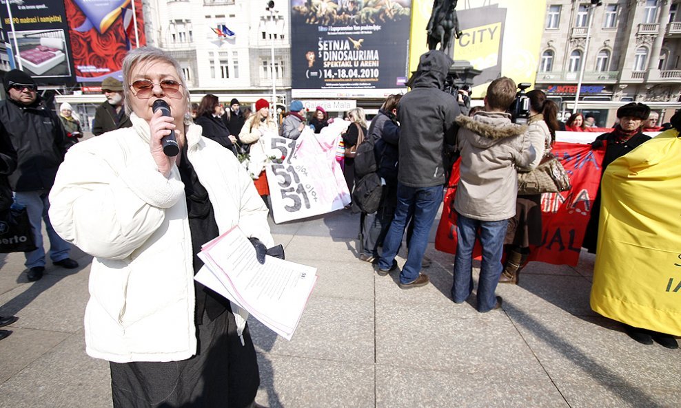 16. Neva Tolle, koordinatorica Autonomne ženske kuće, vodila je prosvjed