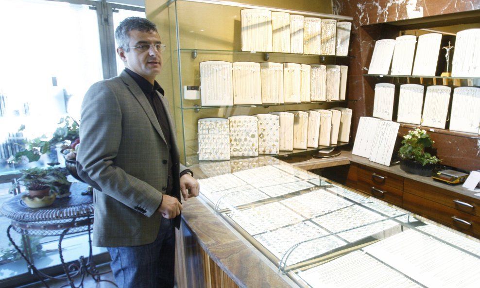 zlatarna pljaČka4-191110